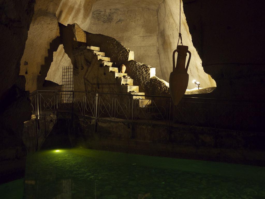 Casa San Marcellino Apartment เนเปิลส์ ภายนอก รูปภาพ