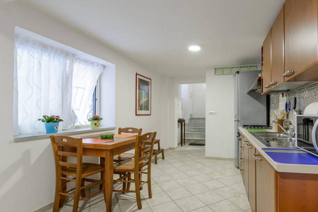 Casa San Marcellino Apartment เนเปิลส์ ภายนอก รูปภาพ